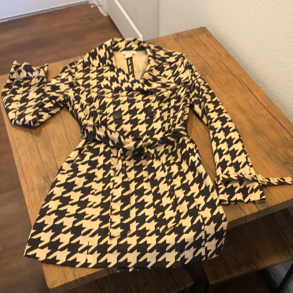 Donated to a shelter! VERTIGO SHORT TRENCH JACKET!
